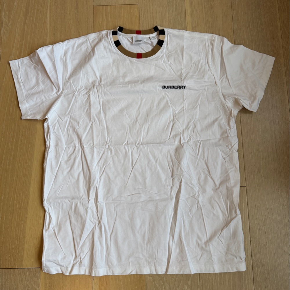 Burberry White Tee with Red and Tan Striped Collar size XL